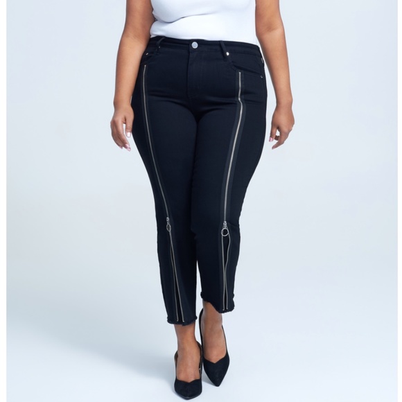 🆕Seven7 Cropped Jean wZippers - Picture 1 of 14